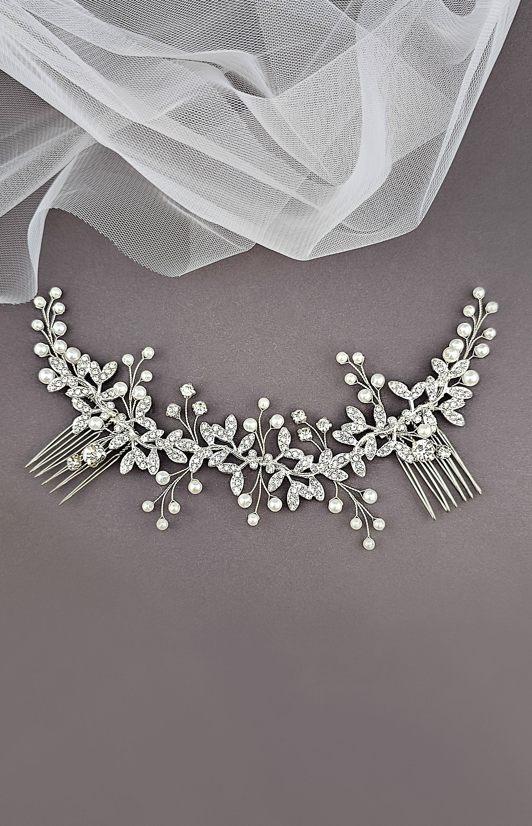 silver-bridal-crystal-hairpiece-with-wedding-veil